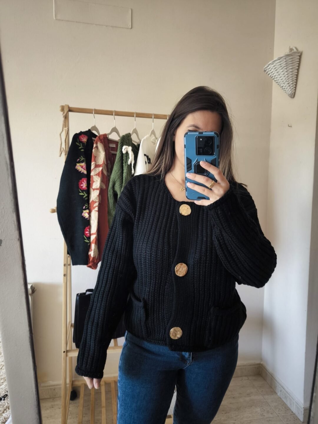 Cárdigan negro botones