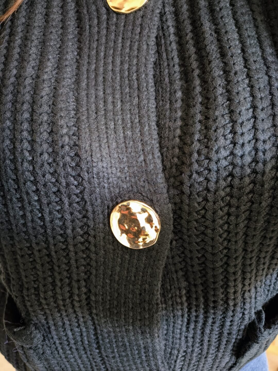 Cárdigan negro botones
