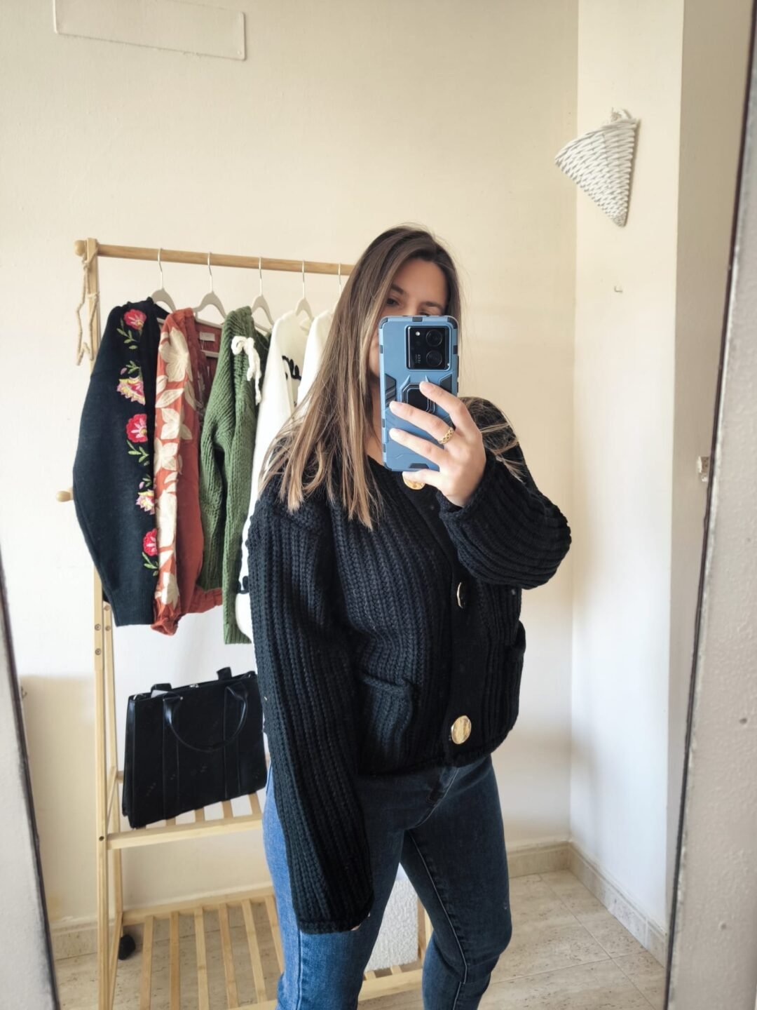 Cárdigan negro botones