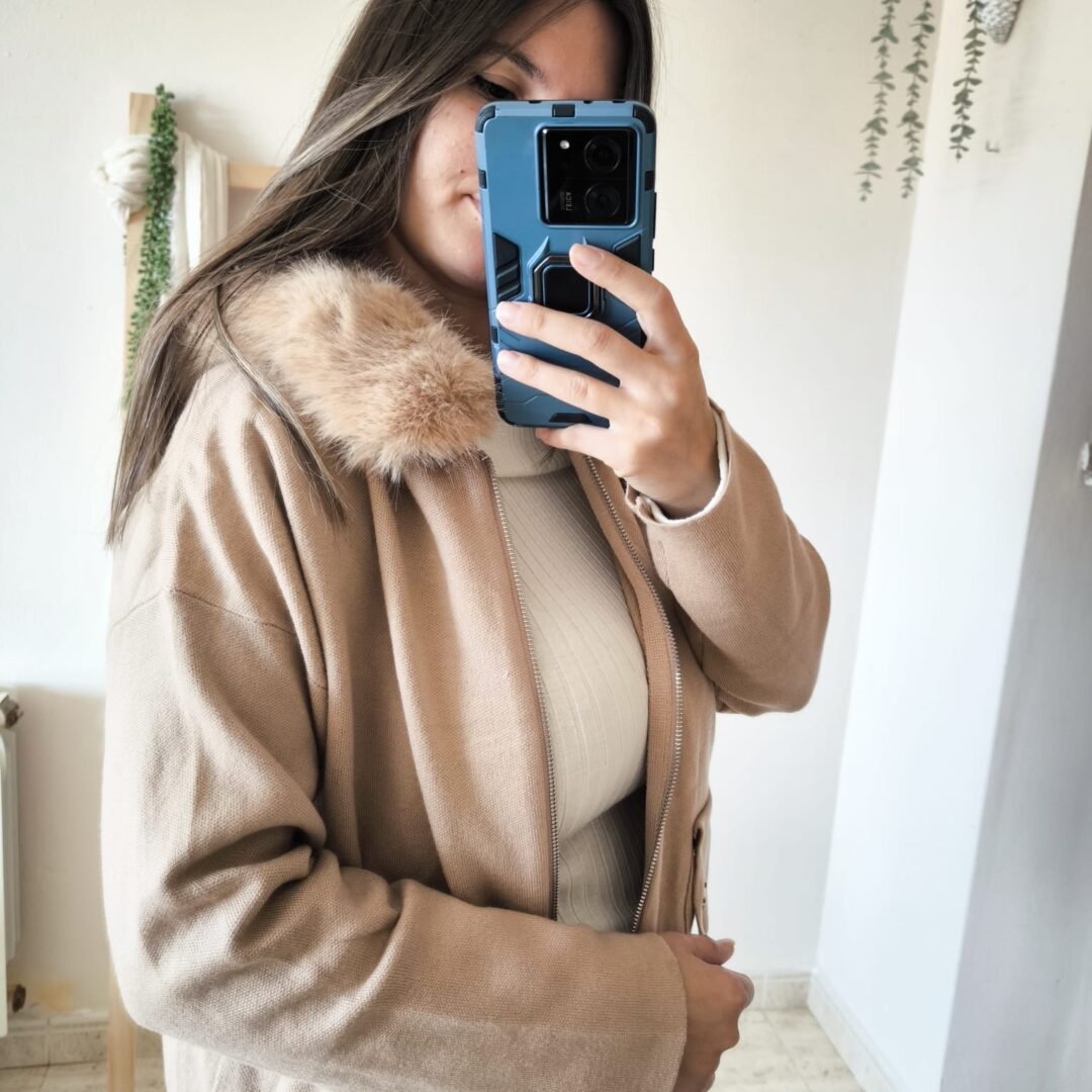 Abrigo punto capucha pelo