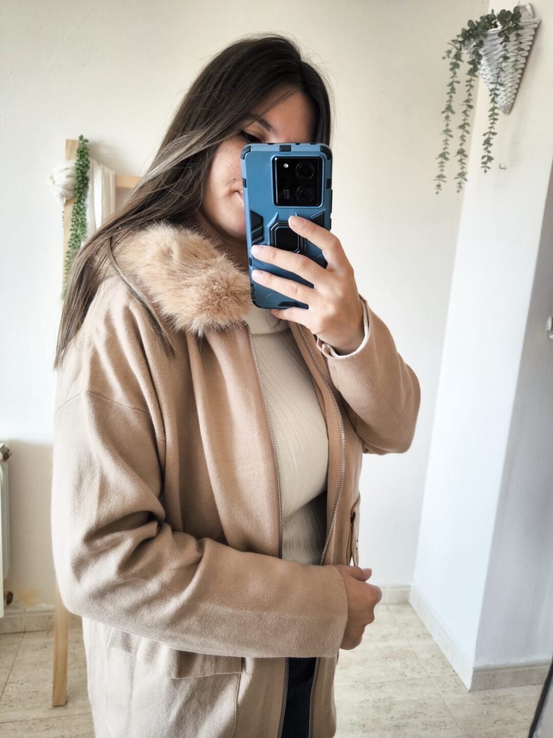 Abrigo punto capucha pelo