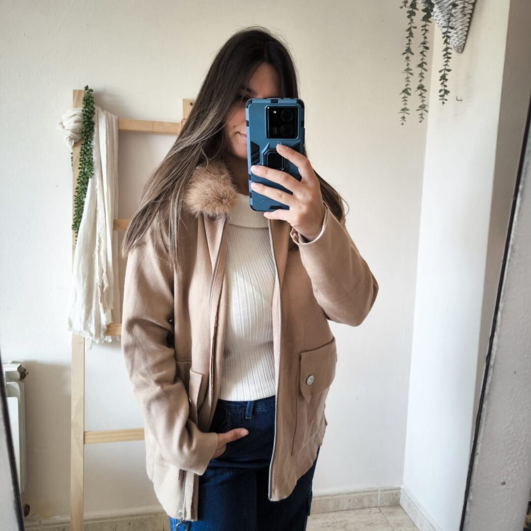 Abrigo punto capucha pelo