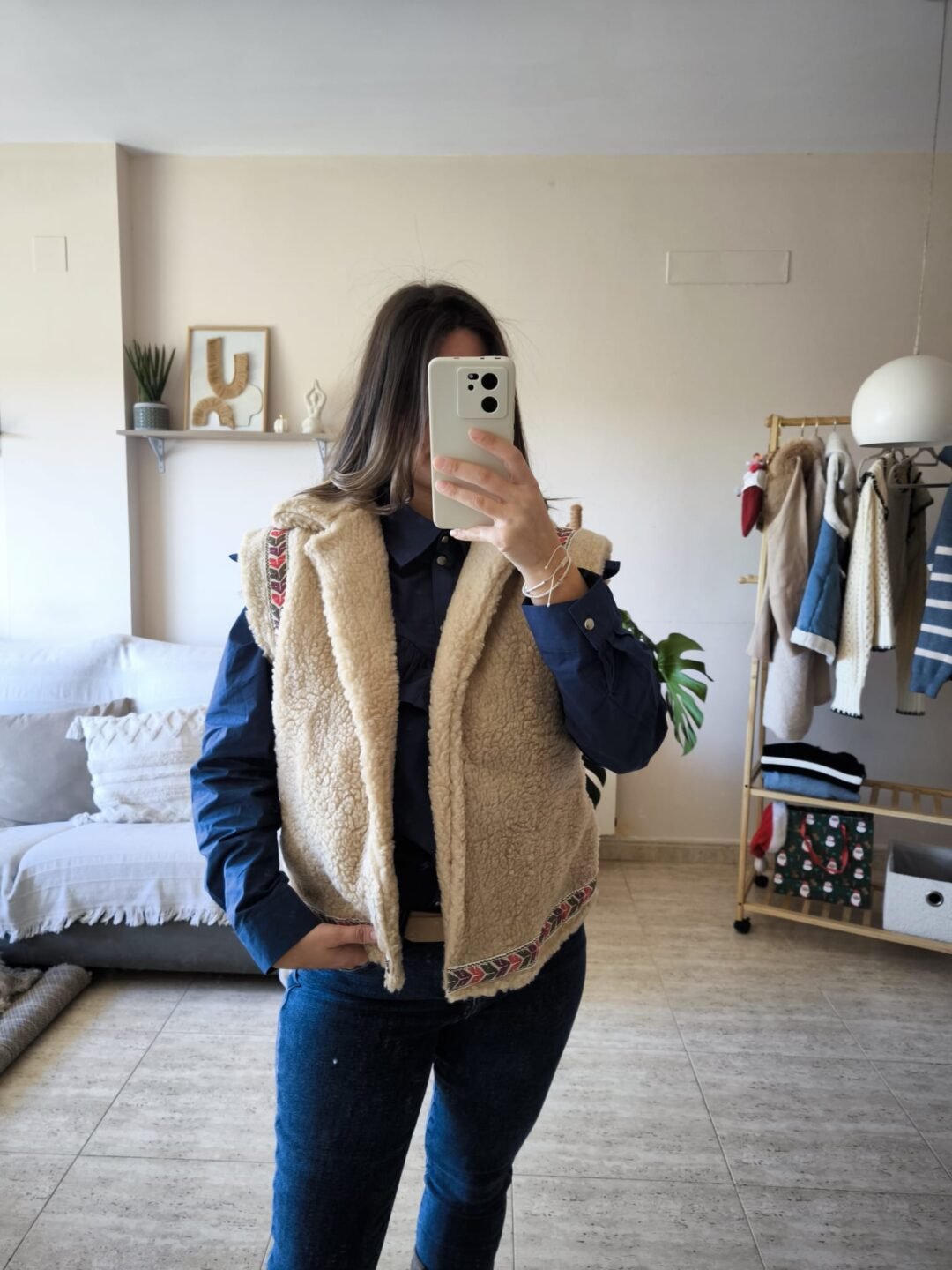 Camisa volantes azul marino