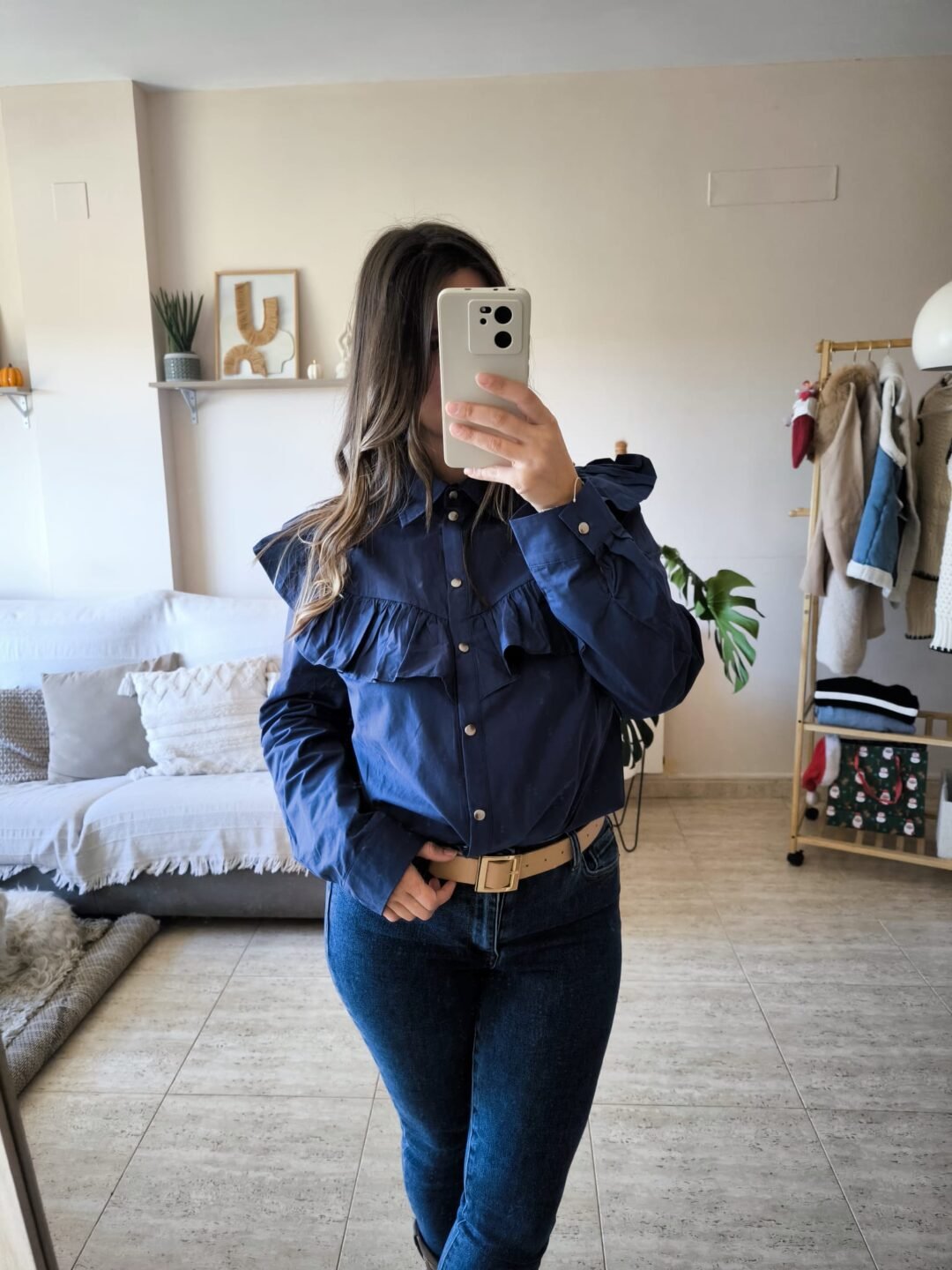 Camisa volantes azul marino