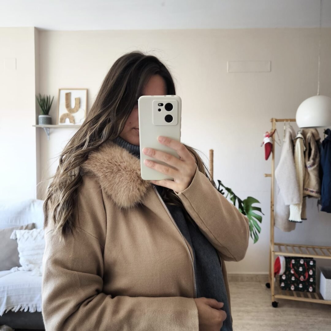 Abrigo punto capucha pelo