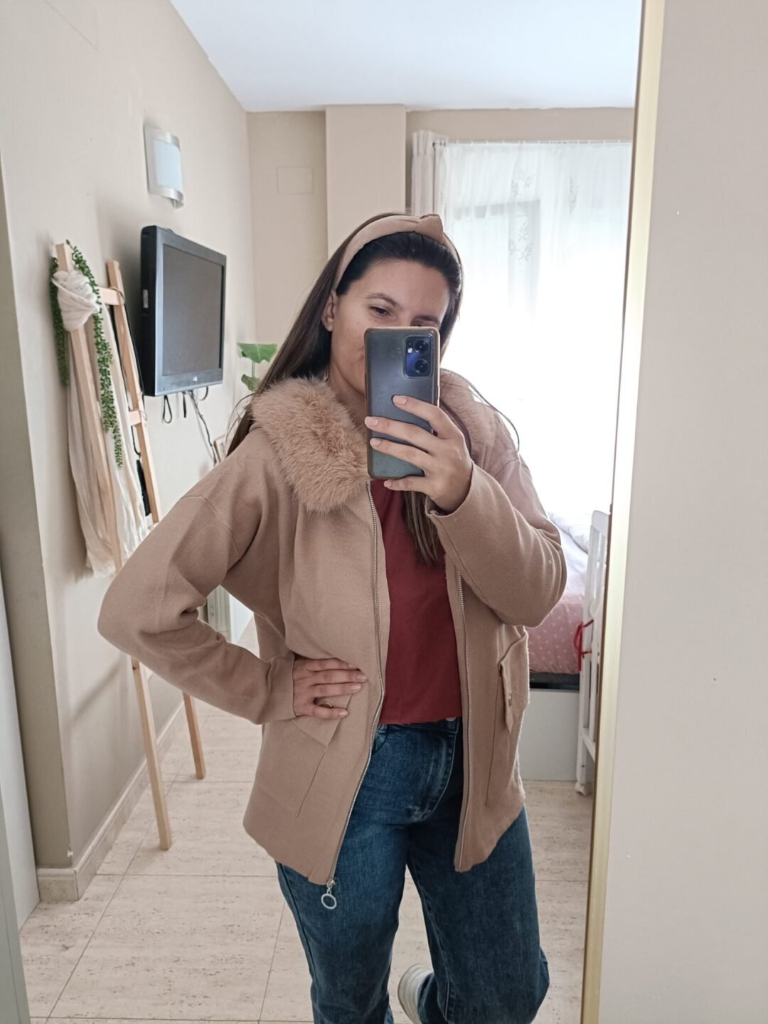 Abrigo punto capucha pelo