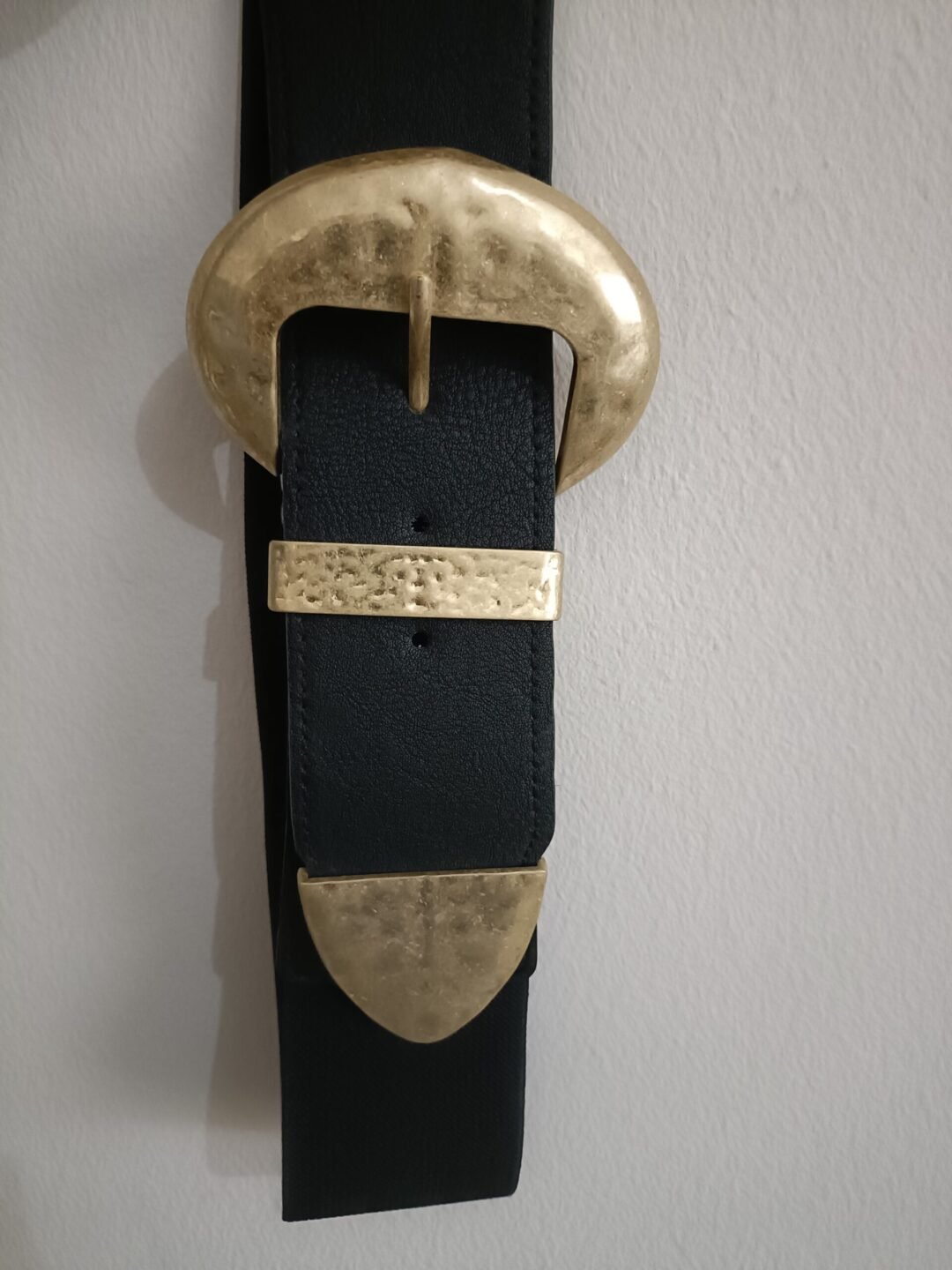 Cinturón hebilla dorada