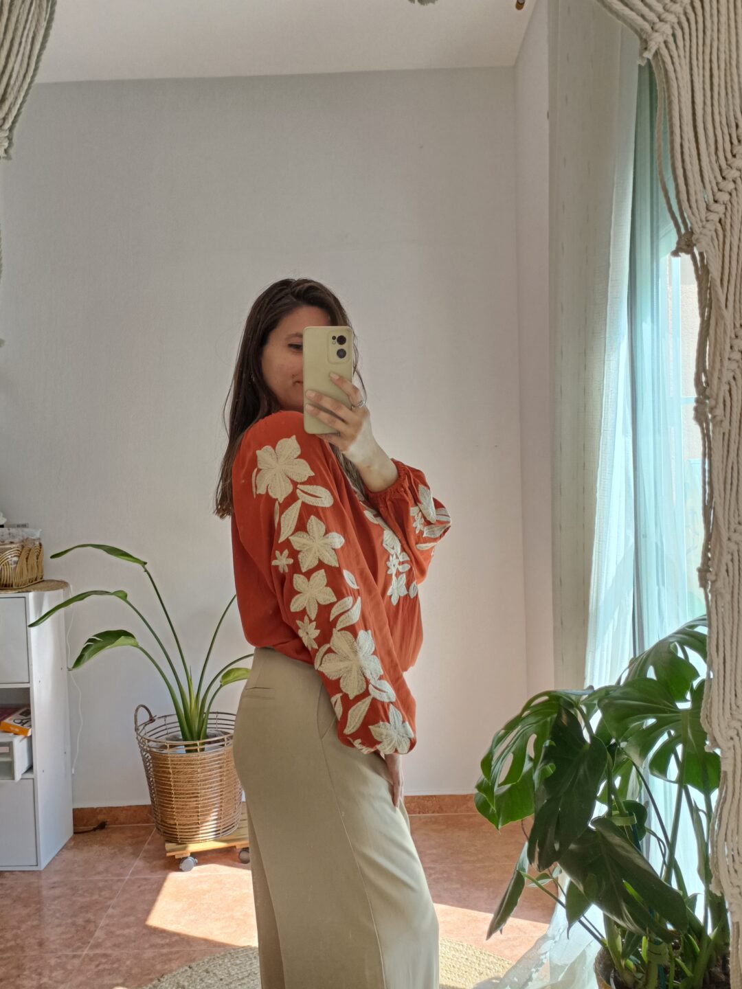 Blusa bordado hojas teja