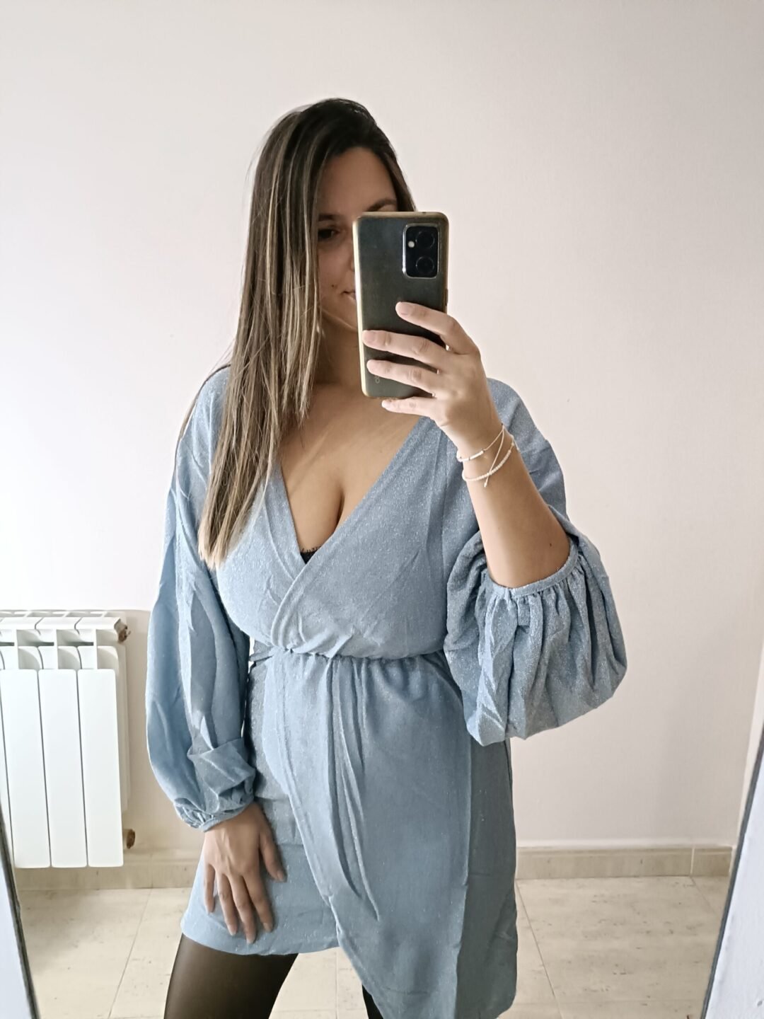 Vestido brillante gris