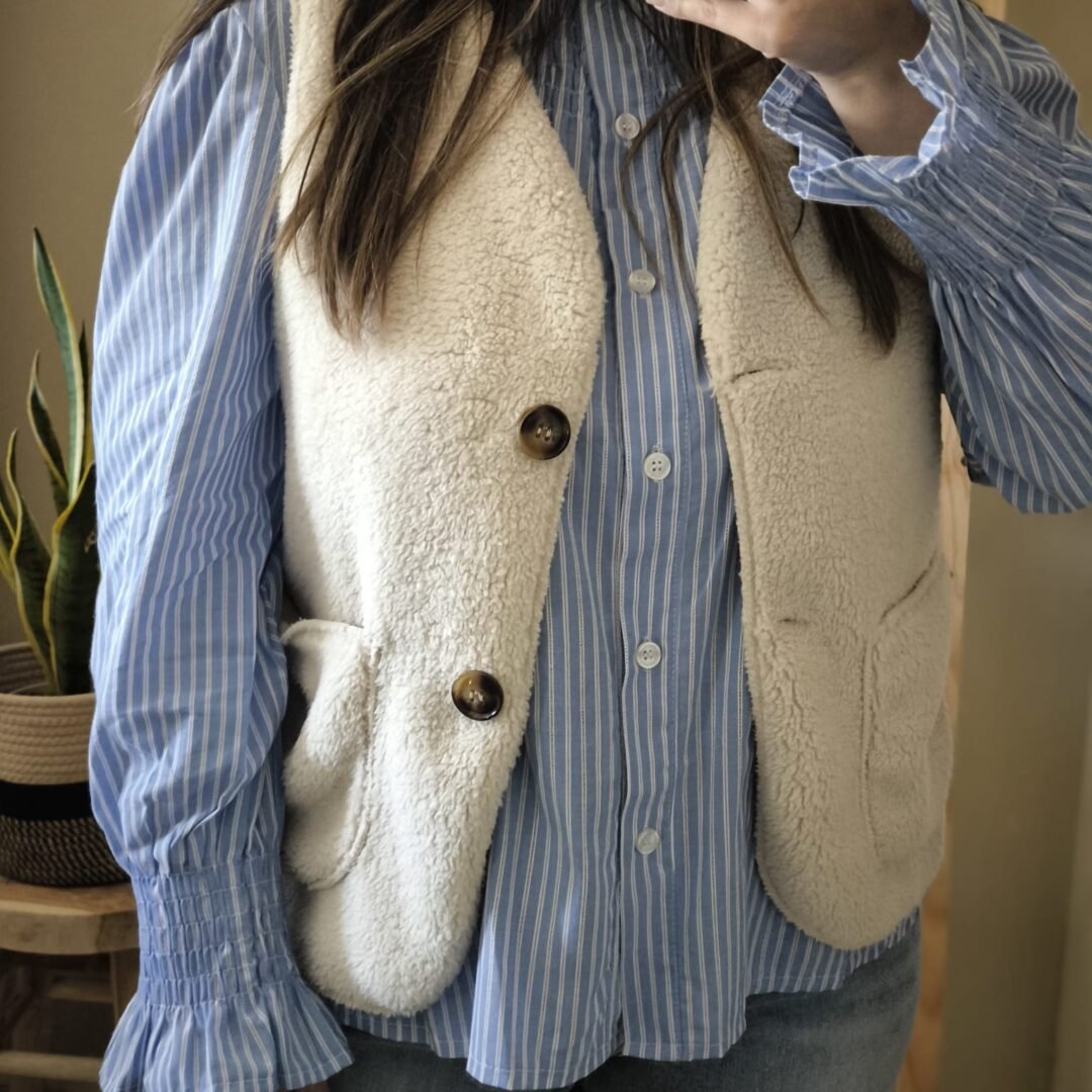 Camisa rayas detalles volante