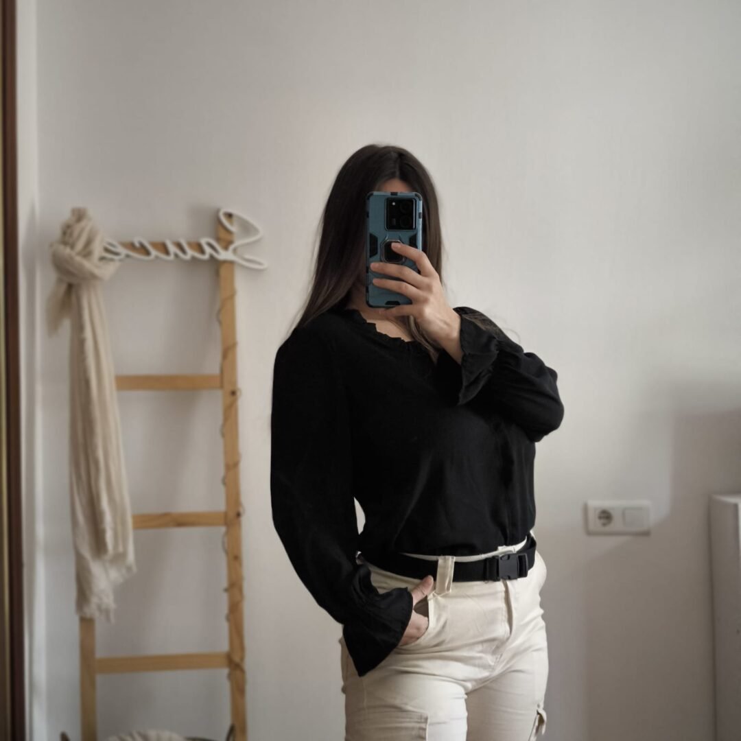 Pantalón cargo con cinturón