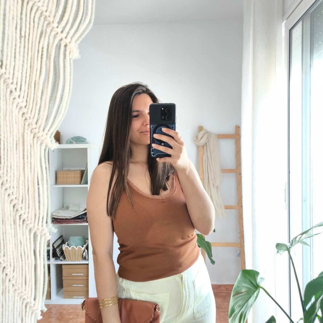 Camiseta tirantes detalle encaje