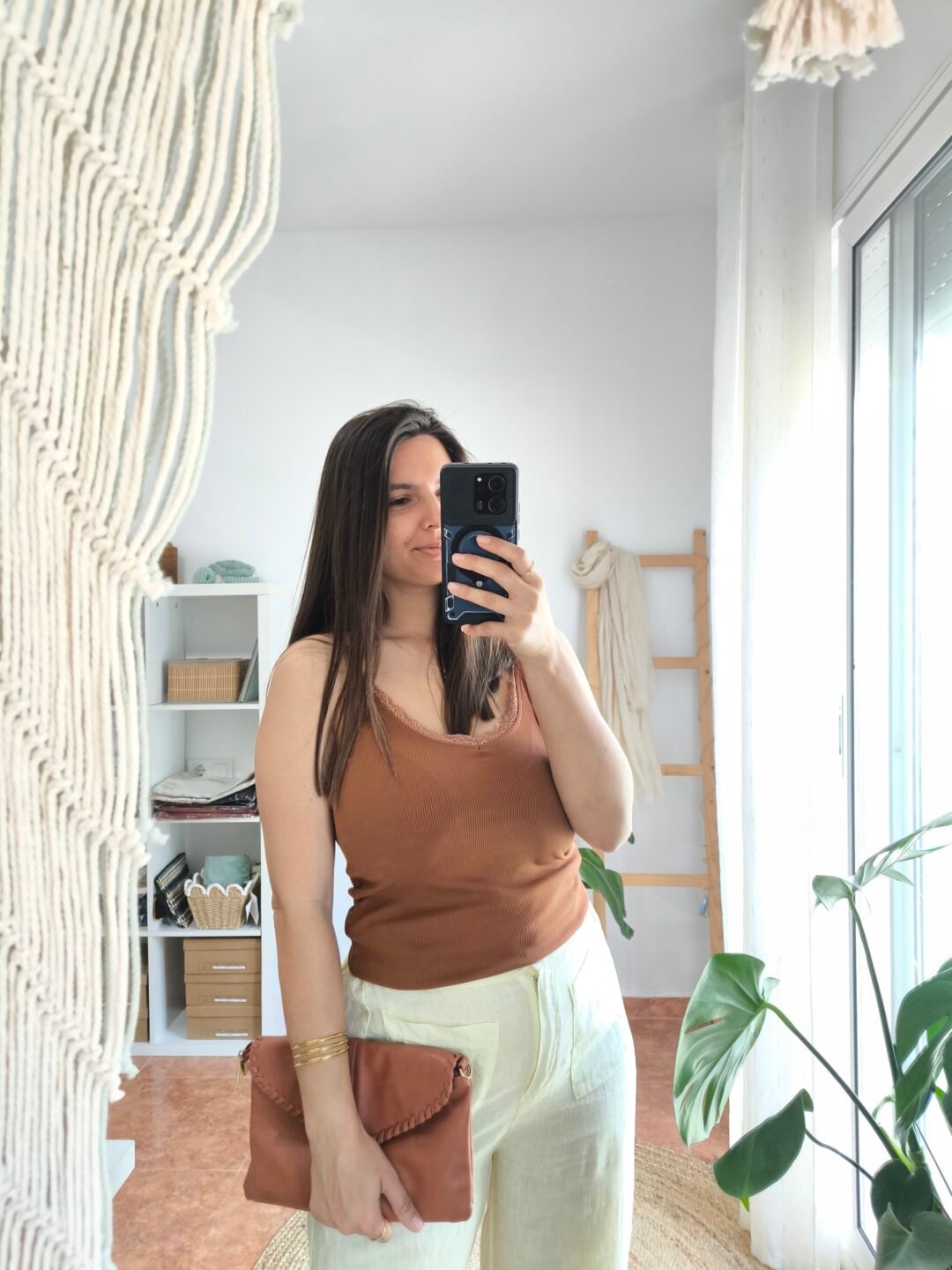 Camiseta tirantes detalle encaje