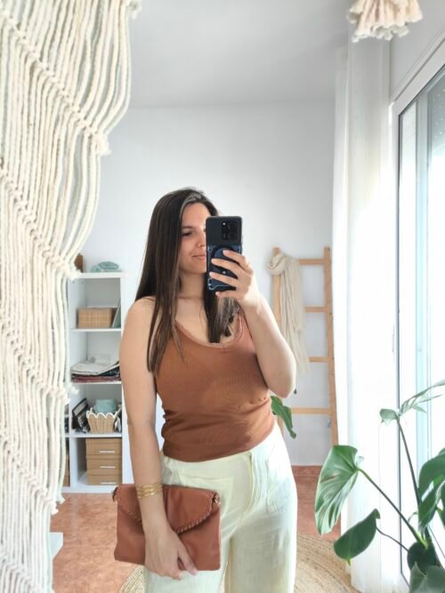 Camiseta tirantes detalle encaje